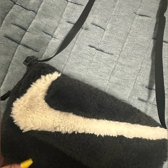 Nike Black and Cream Faux Fur Shoulder Bag - Picture 6 of 12